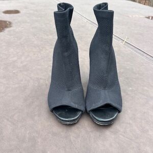 Beautiful Via Spiga Heels, GUC